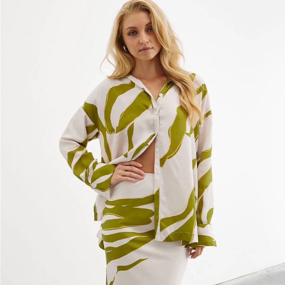 SOVERE MOTION SHIRT & MATCHING DRAWSTRING PANTS coord set WHITE GREEN size small